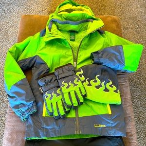 Boys Winter Set Size 8-10 Matching gloves, hat, 3 in 1 coat, and snow pants!